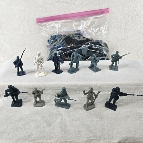 Toy Soldier Lot Civil War Era Military China Made 1 Pound Gallon Bag Blue Grey - Picture 2 of 8
